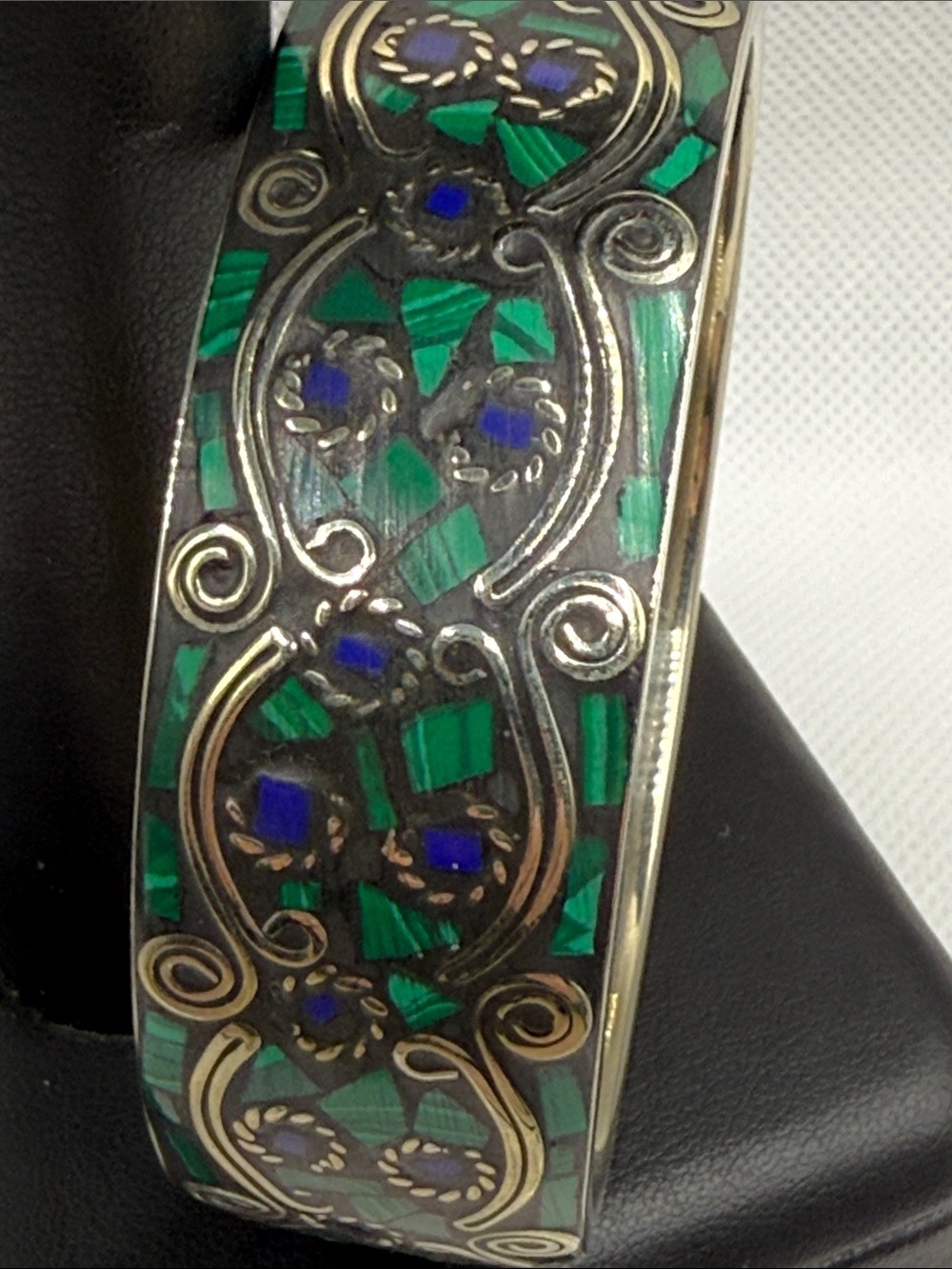 Exceptional vintage Green Blue Inlay mosaic raised luxurious Cuff Bracelet ⭐️ - Picture 6 of 16